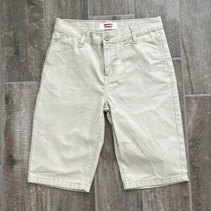 Boy khaki Levi’s short size 16